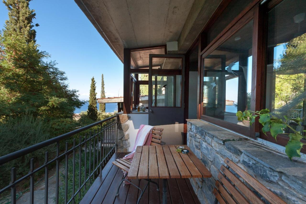 Studios Kyparissi & Spa Tirós Exteriör bild