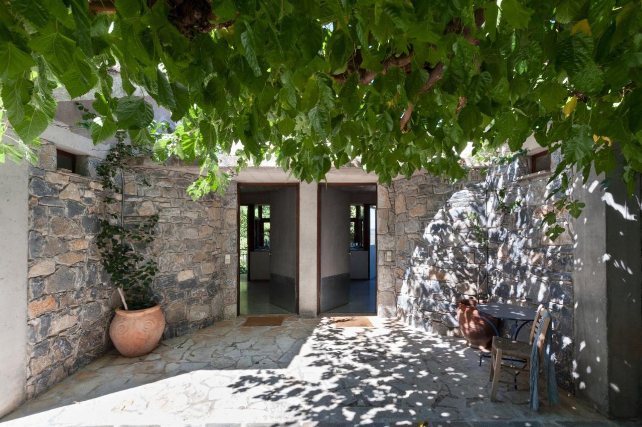 Studios Kyparissi & Spa Tirós Exteriör bild