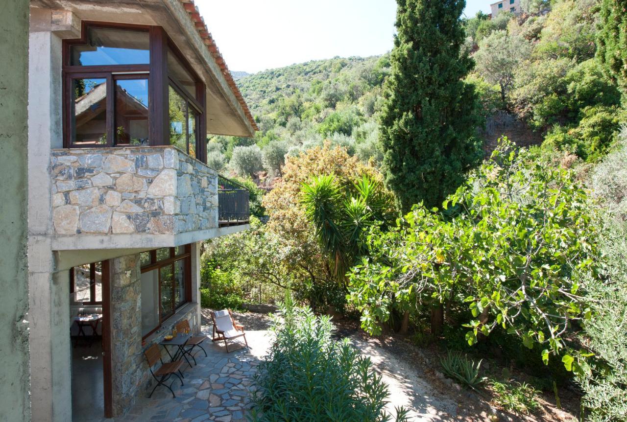 Studios Kyparissi & Spa Tirós Exteriör bild